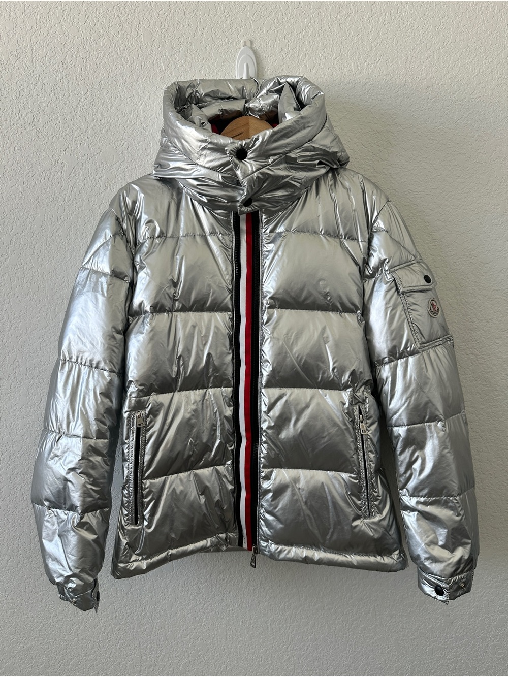 Moncler Montbeliard Metallic Silver Down Puffer Jacket Hooded Men’s Size 2 M